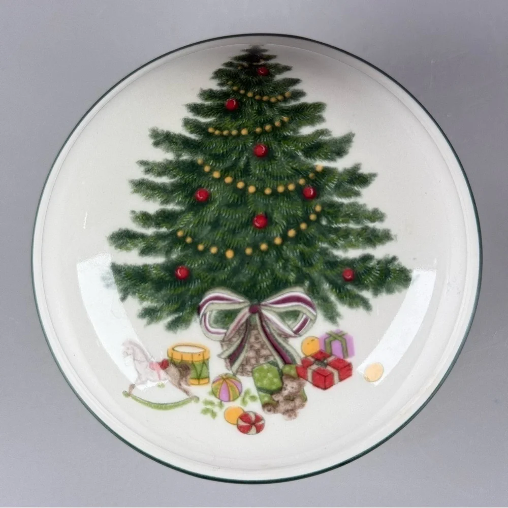 Mikasa Heritage Christmas Story Trinket Dish